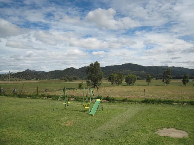 30 Back Limbri Road, Kootingal NSW 2352