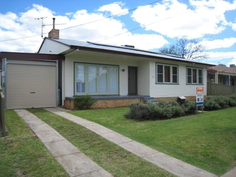 30 Oak Street, Tamworth NSW 2340