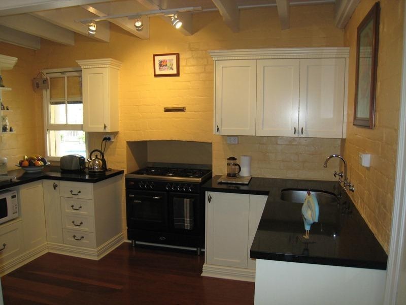 2 Carthage Street, Tamworth NSW 2340