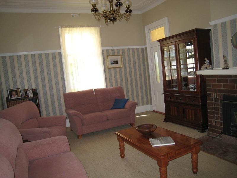 2 Carthage Street, Tamworth NSW 2340