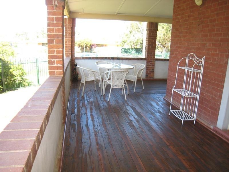 2 Carthage Street, Tamworth NSW 2340