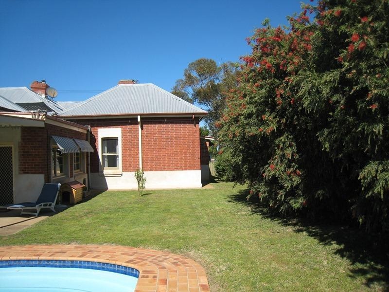 2 Carthage Street, Tamworth NSW 2340