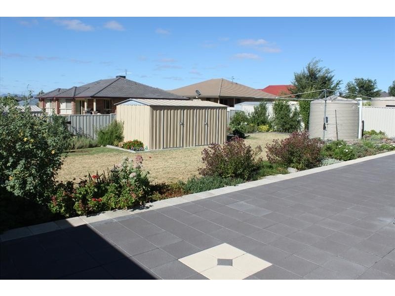 8 Kalinda Place, Tamworth NSW 2340