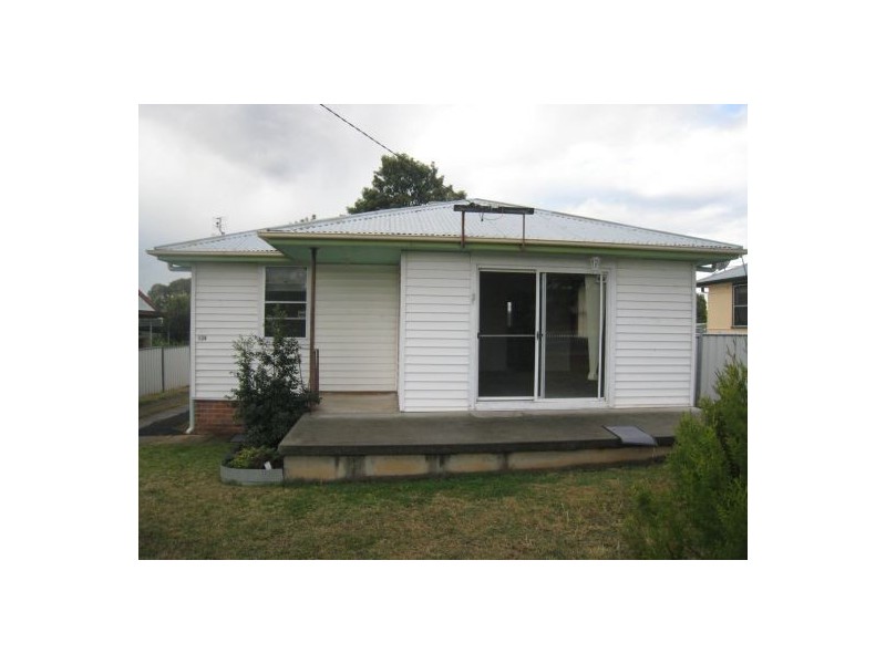 134 Robert Street, Tamworth NSW 2340