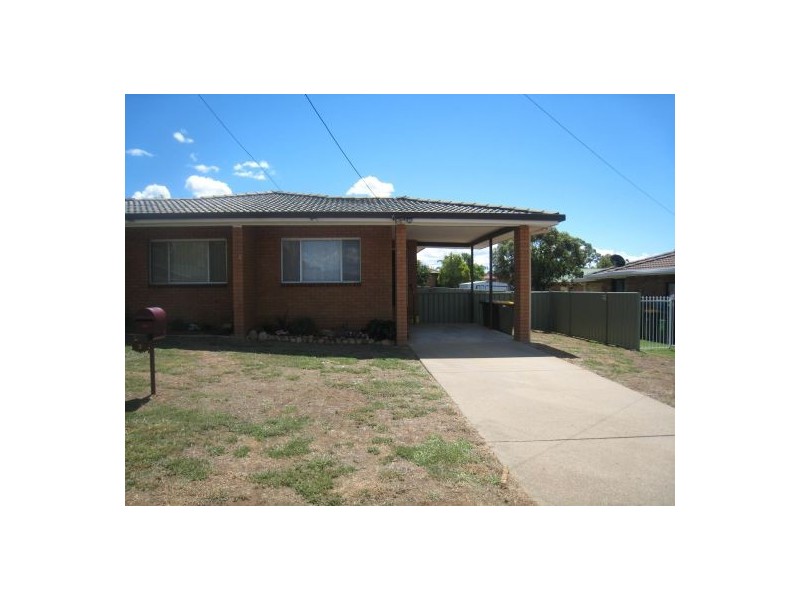 2/24 Osprey Way, Tamworth NSW 2340