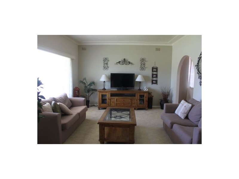 8 Garden Street, Tamworth NSW 2340