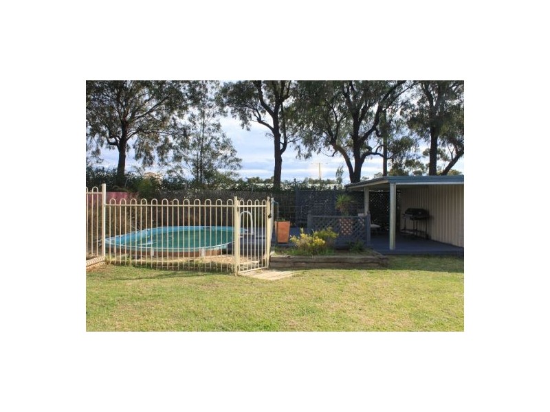 8 Garden Street, Tamworth NSW 2340