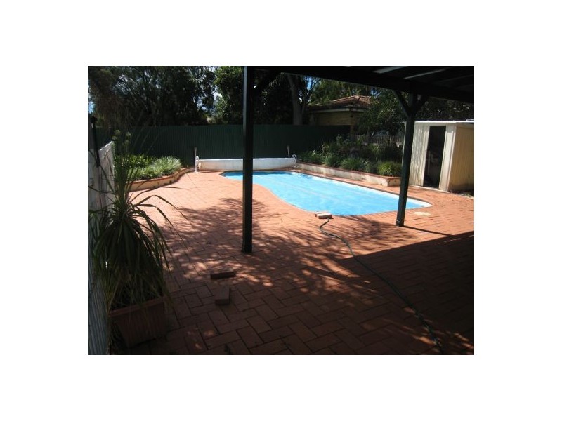 42 Manilla Road, Tamworth NSW 2340