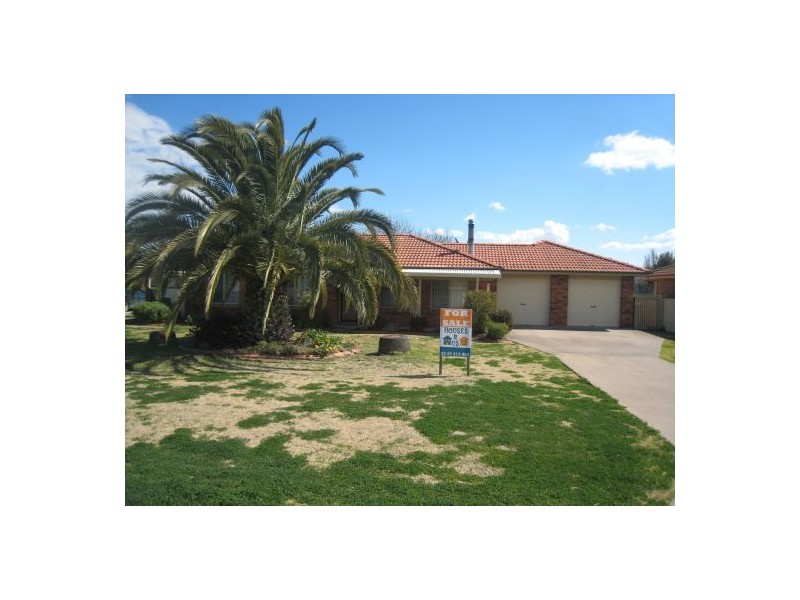 37 Carinya Avenue, Manilla NSW 2346