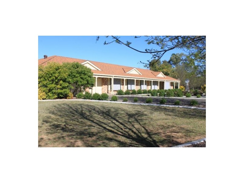 17 Dangar Crescent, Tamworth NSW 2340
