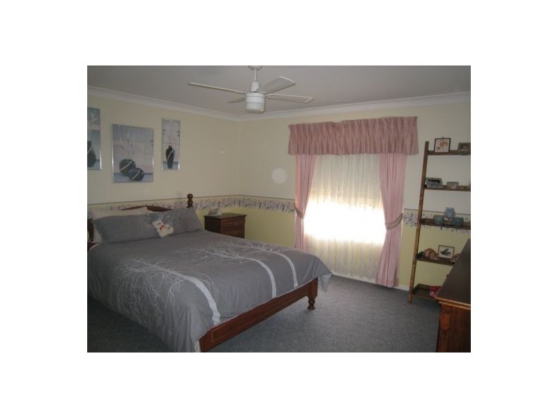 35 Peregrine Street, Tamworth NSW 2340