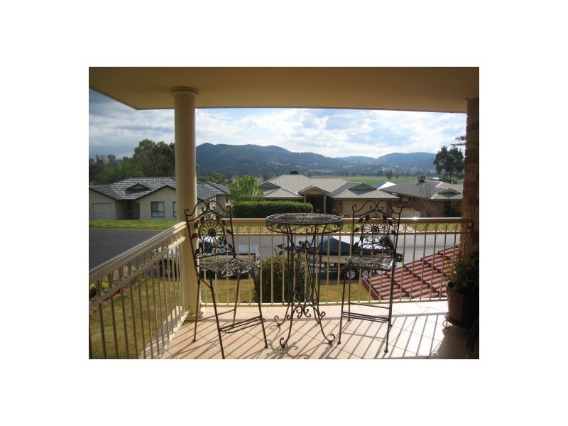 35 Peregrine Street, Tamworth NSW 2340