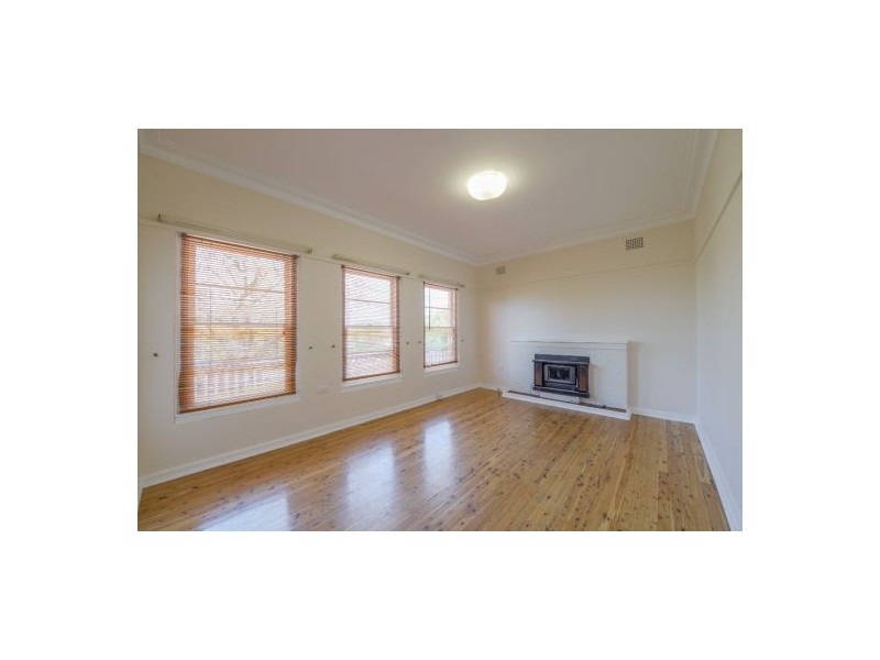 120 Upper Street, Tamworth NSW 2340