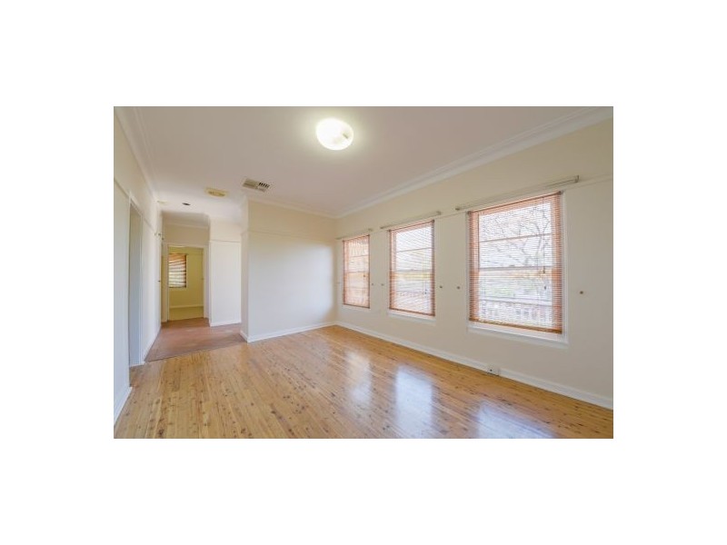 120 Upper Street, Tamworth NSW 2340