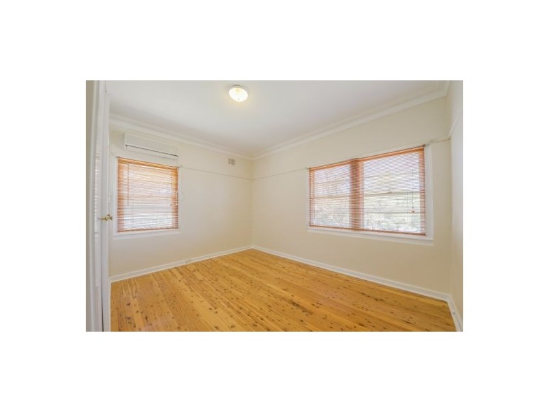 120 Upper Street, Tamworth NSW 2340