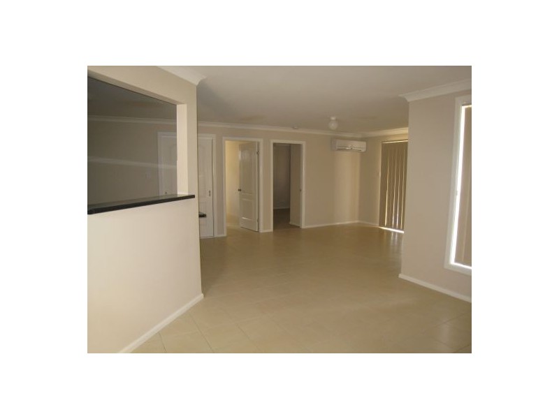 1/2 Falcon Drive, Tamworth NSW 2340