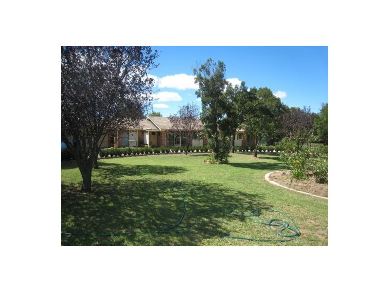 51 Kingswood Drive, Tamworth NSW 2340