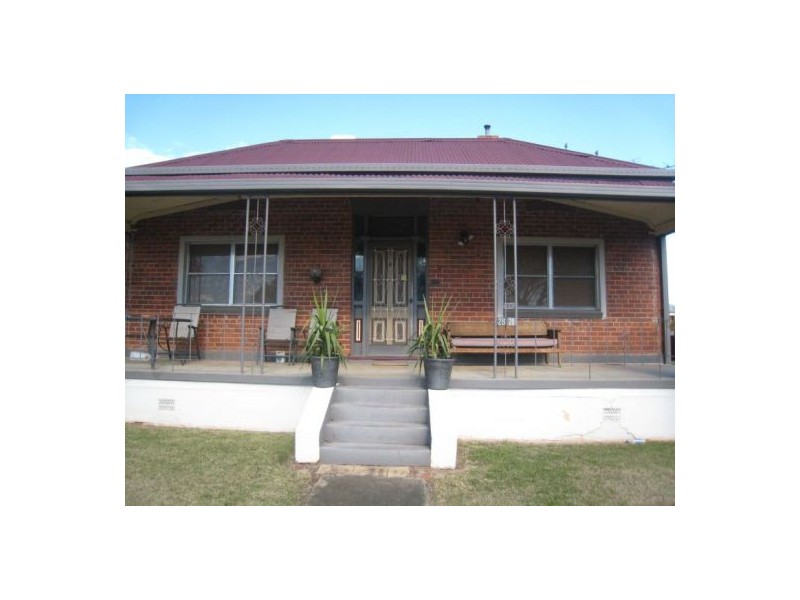 28 Gipps Street, Tamworth NSW 2340