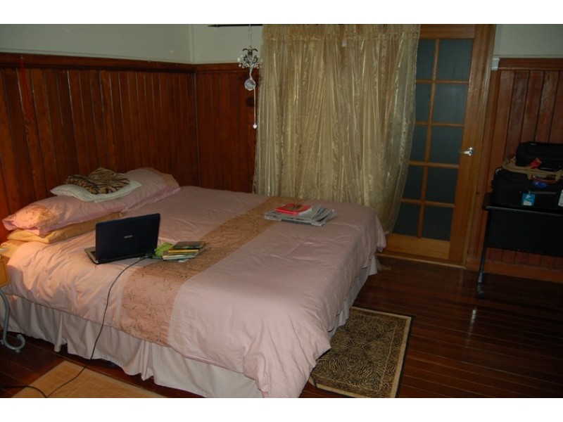 Golfers Crescent, Eagle Heights QLD 4271