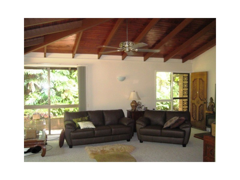 12 Kamet Ct, Eagle Heights QLD 4271