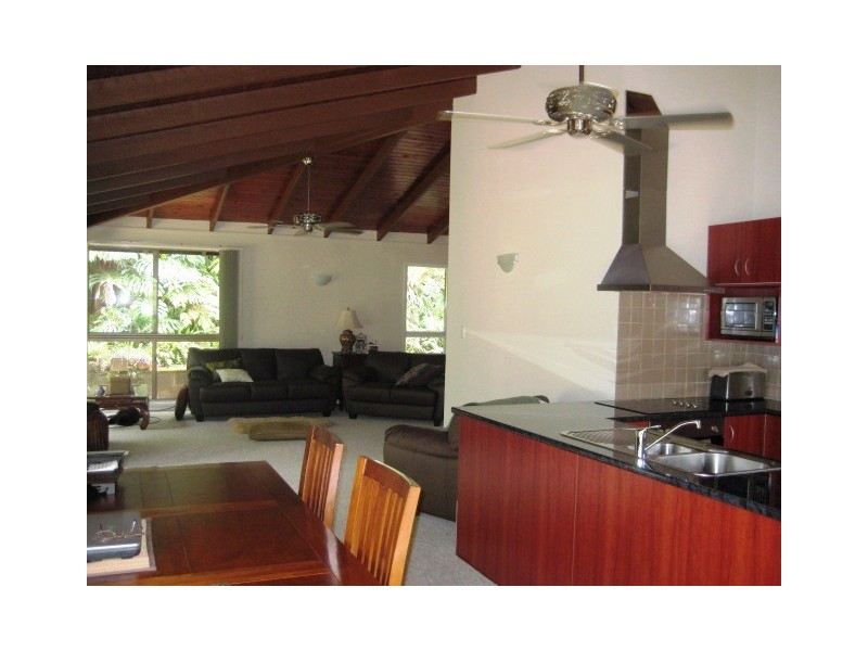 12 Kamet Ct, Eagle Heights QLD 4271