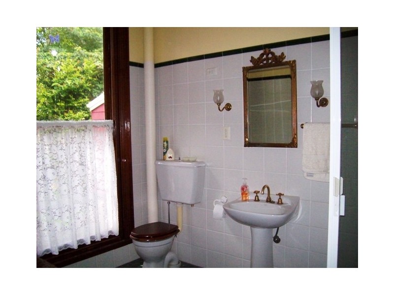 10 Morrell St, Eagle Heights QLD 4271