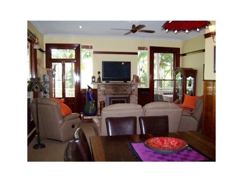 10 Morrell St, Eagle Heights QLD 4271