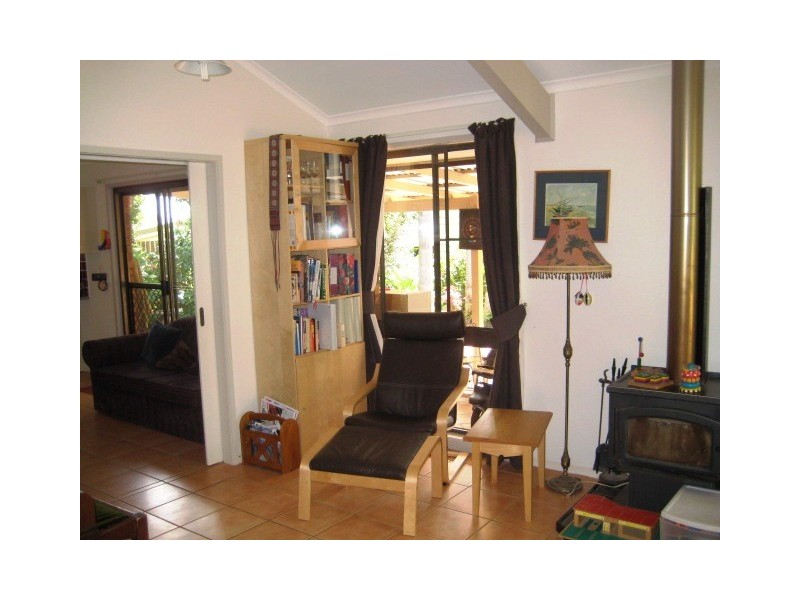 22 GRIFFITH ST, North Tamborine QLD 4272