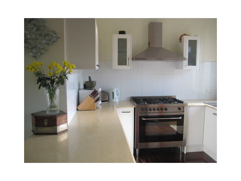 4 Golfers Cres, Eagle Heights QLD 4271