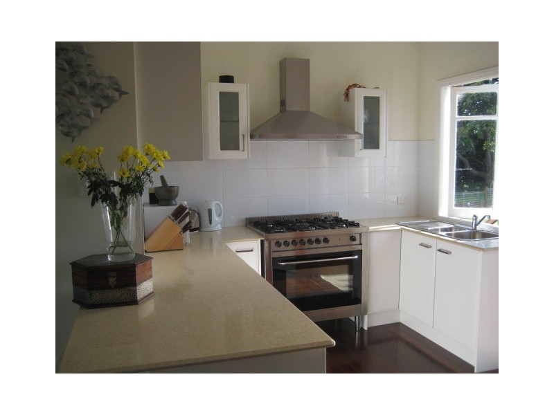 4 Golfers Cres, Eagle Heights QLD 4271