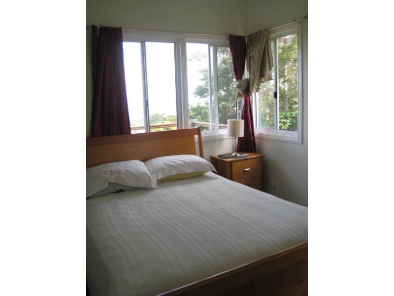 4 Golfers Cres, Eagle Heights QLD 4271