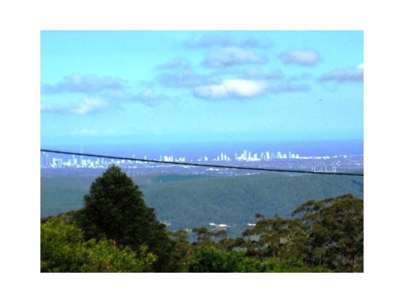 4 Golfers Cres, Eagle Heights QLD 4271