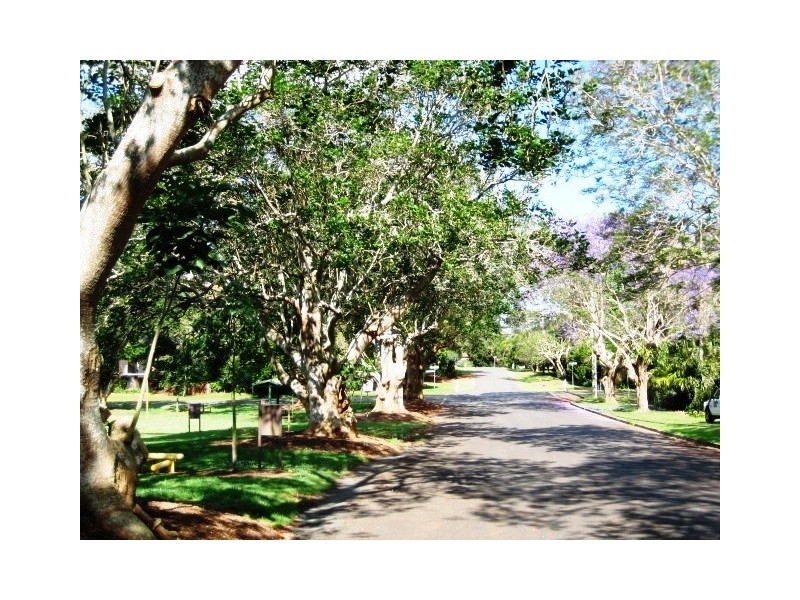 4 Golfers Cres, Eagle Heights QLD 4271