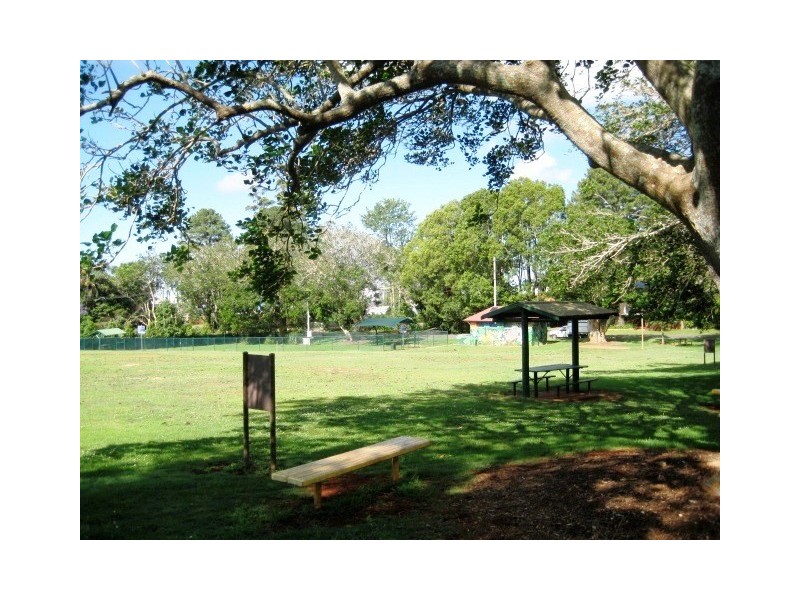 4 Golfers Cres, Eagle Heights QLD 4271