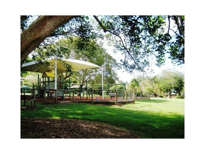 4 Golfers Cres, Eagle Heights QLD 4271