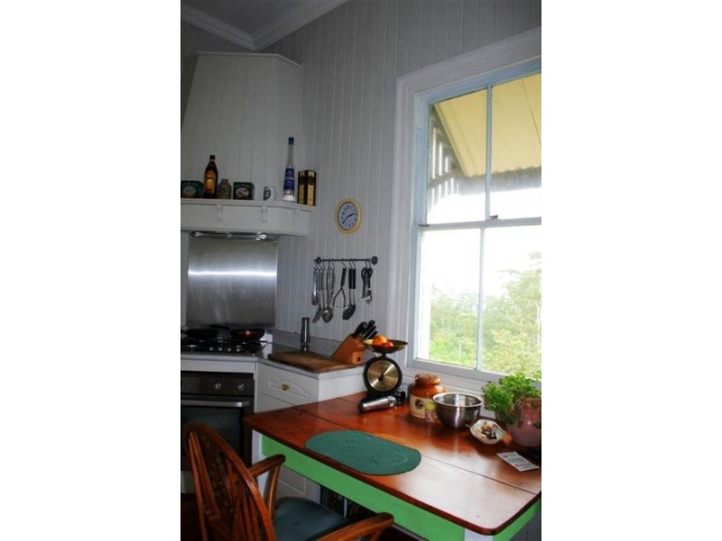 6  Areca Court,, Eagle Heights QLD 4271