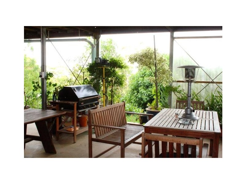 6  Areca Court,, Eagle Heights QLD 4271