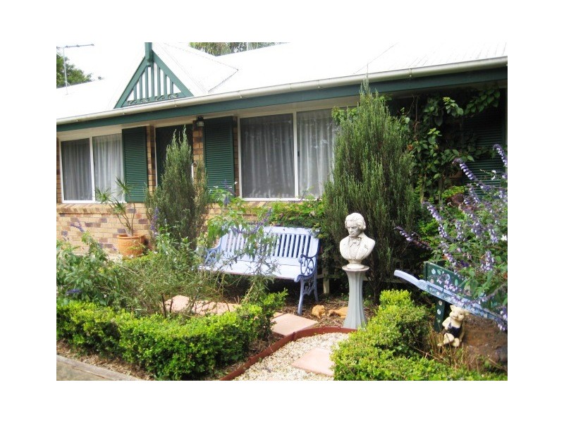 13 Huyber Lane, Eagle Heights QLD 4271