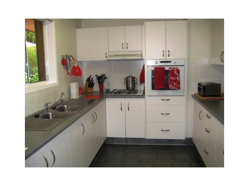 13 Huyber Lane, Eagle Heights QLD 4271