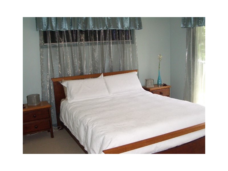 34  Long Road Eagle Heights, Eagle Heights QLD 4271