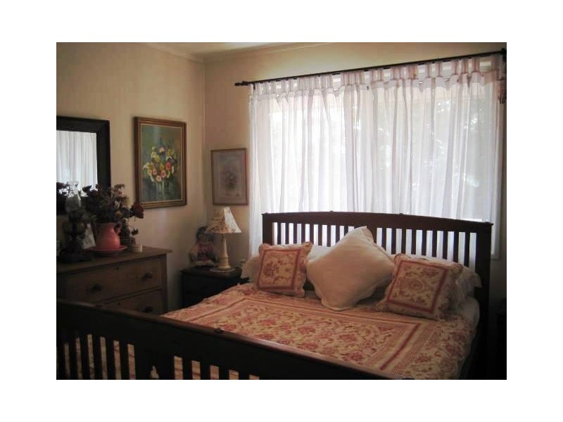 5 Huyber Lane, Eagle Heights QLD 4271