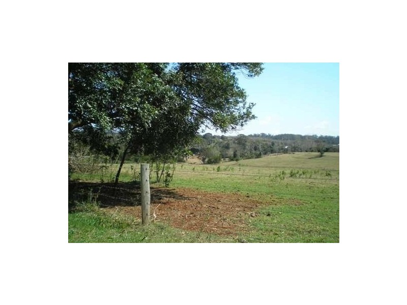 2 West Road, North Tamborine QLD 4272