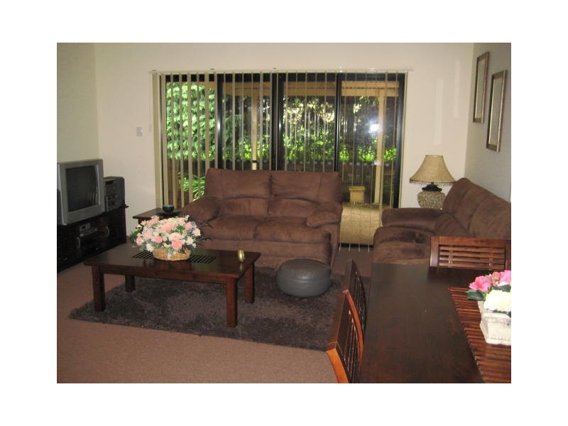 8 Carey Parade, North Tamborine QLD 4272