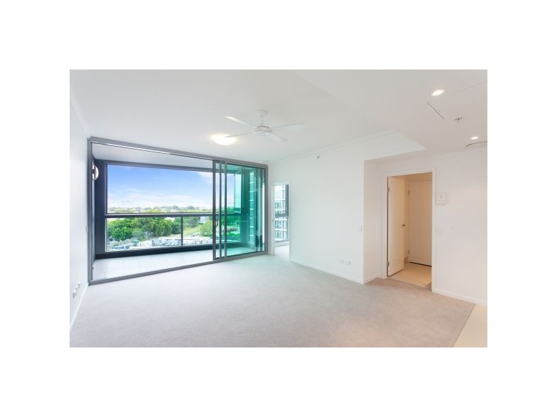 10803/8 Harbour Road, Hamilton QLD 4007