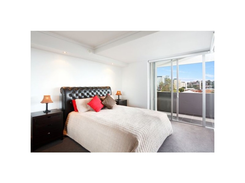 818/43 Hercules Street, Hamilton QLD 4007