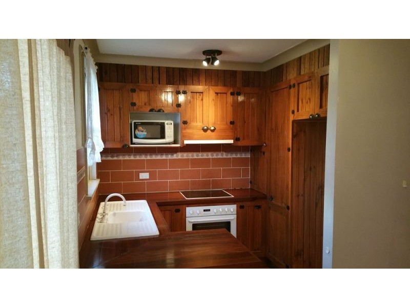 6 Idriess Crescent, Blackett NSW 2770