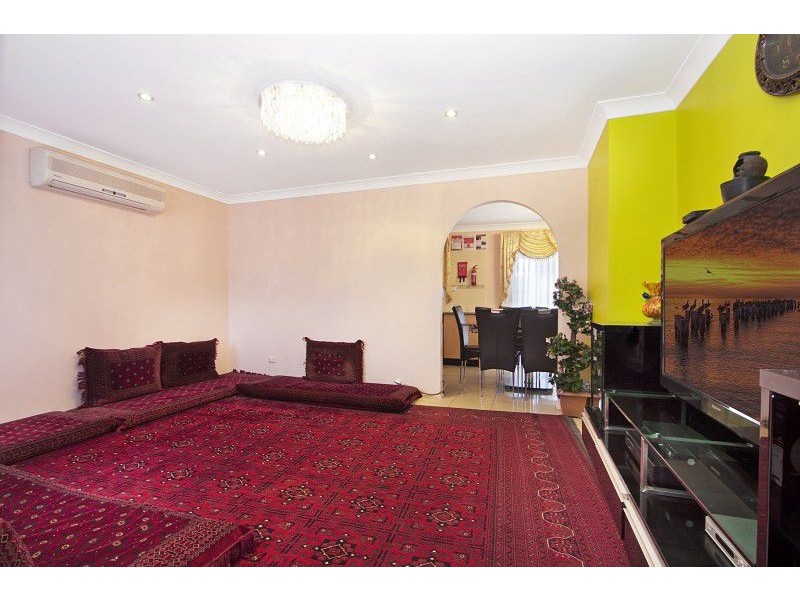 18 Plunkett Crescent, Mount Druitt NSW 2770