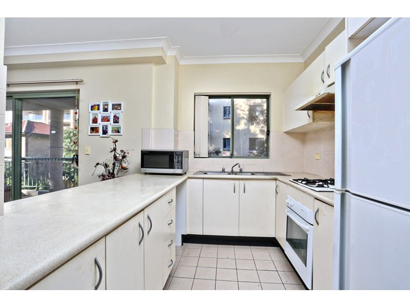 21/11-13 Fourth Avenue, Blacktown NSW 2148