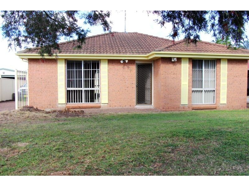 9 Lawton Place, Oakhurst NSW 2761