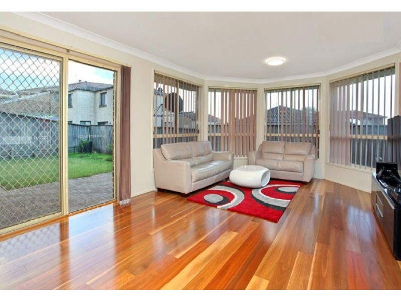 4 Sophie Place, Glenwood NSW 2768